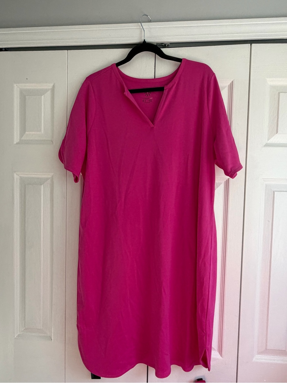 Isaac Mizrahi Hot Pink Midi V-Neck Shift Dress